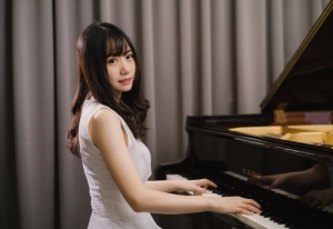 また、ネット上では同じピアノYoutuberとして活躍するRu味春捲 Ru’s Pianoさんと同一人物ではないか？と言われています。